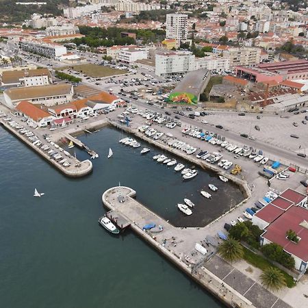 #DuplexduBocage com vista lateral para a Praça Setúbal Extérieur photo