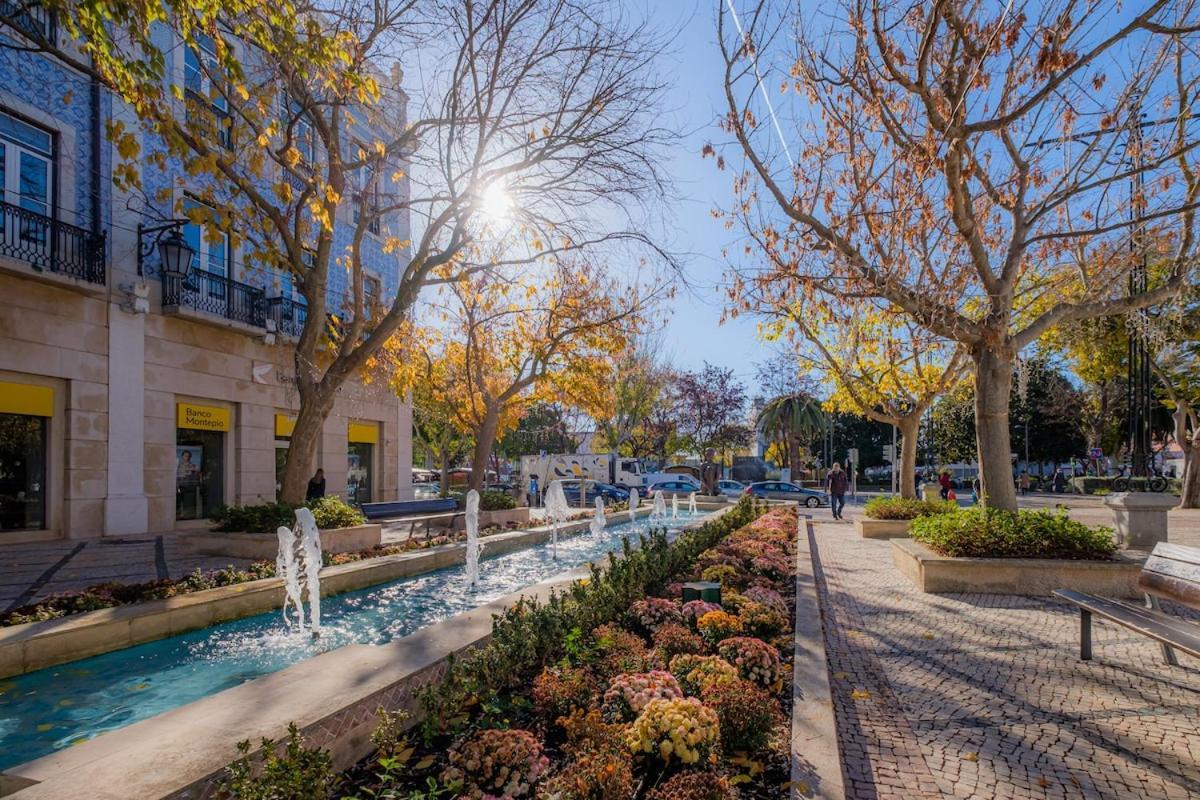#DuplexduBocage com vista lateral para a Praça Setúbal Extérieur photo